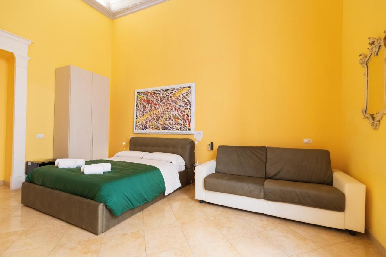 Suites Trinita In Toledo Street Nápoles Exterior foto