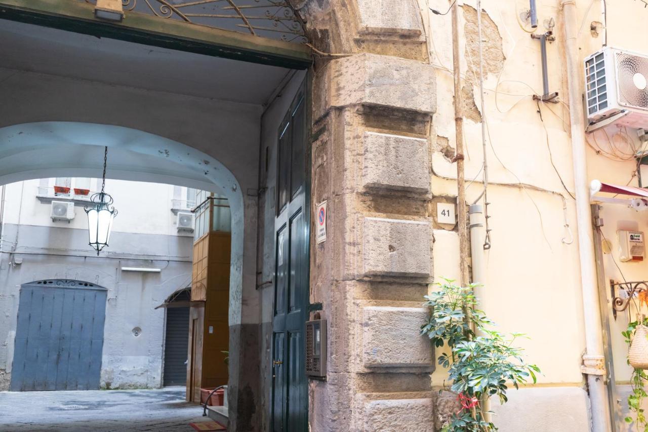 Suites Trinita In Toledo Street Nápoles Exterior foto