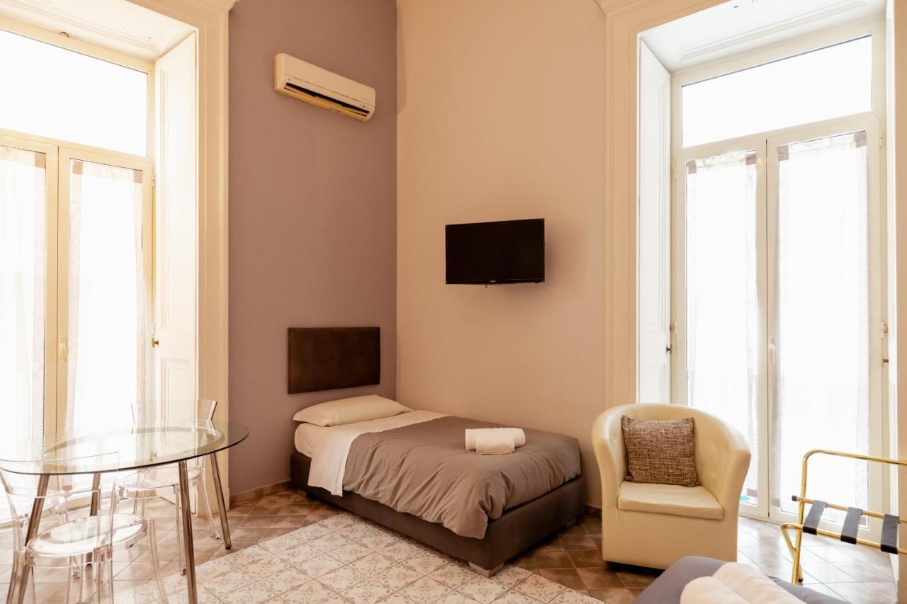 Suites Trinita In Toledo Street Nápoles Exterior foto